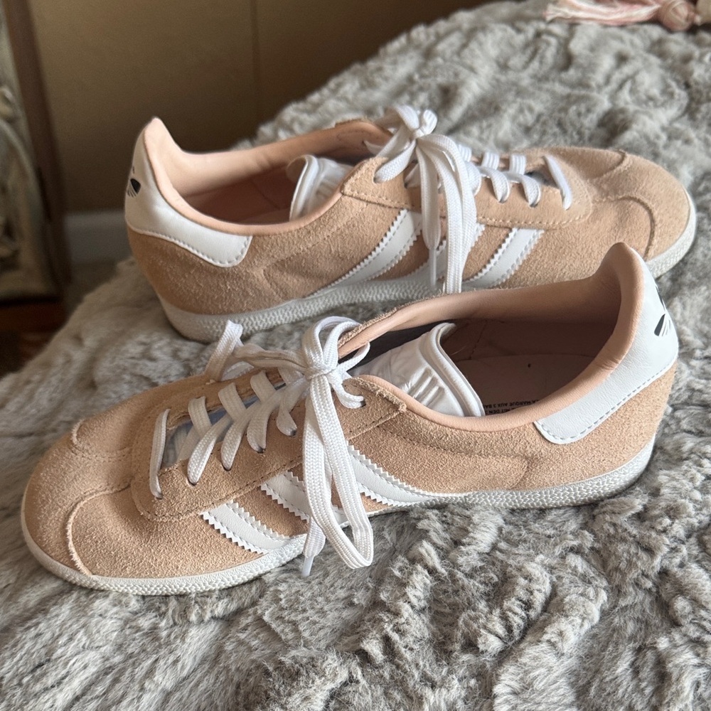 Adidas Women's Gazelle Beige and White Sneakers